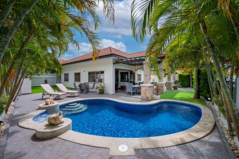Property building, Patio, Day, Natural landscape, Garden, Garden view, Pool view, Swimming pool, sunbed