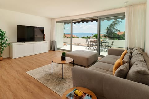 TV and multimedia, Living room, Seating area, Evening entertainment, Sea view