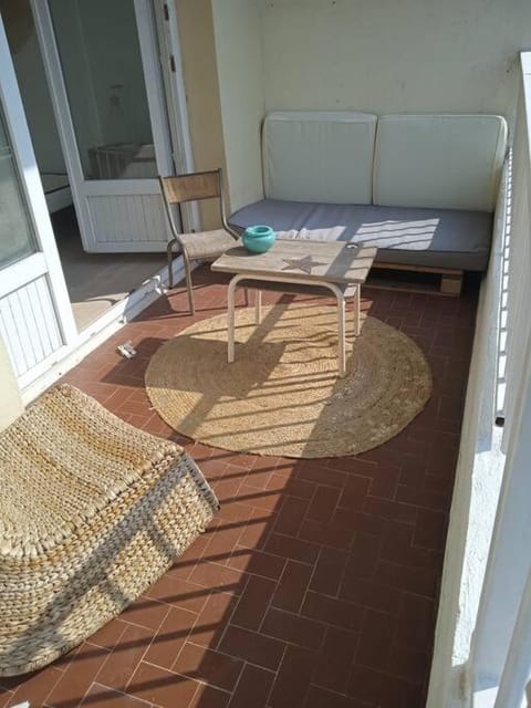 View (from property/room), Balcony/Terrace, Dining area