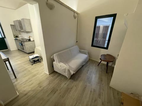 Facade/entrance, Living room, Seating area