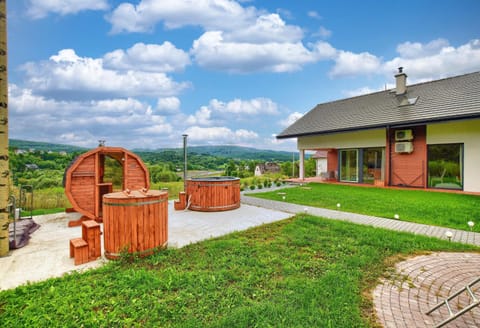 Hot Tub, Sauna