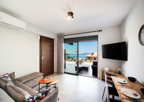 TV and multimedia, Seating area, Dining area, Sea view