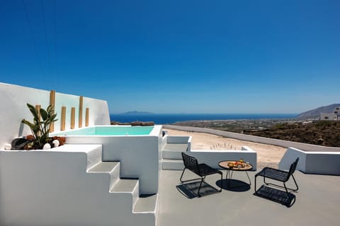 Patio, Day, Natural landscape, Hot Tub, View (from property/room), Balcony/Terrace, Seating area, Mountain view, Sea view, sunbed