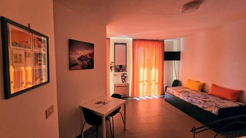 Living room, Photo of the whole room