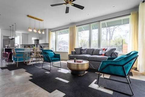 Living room, Seating area