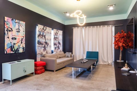 Living room, Seating area