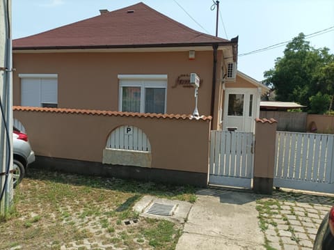 Street view, Parking
