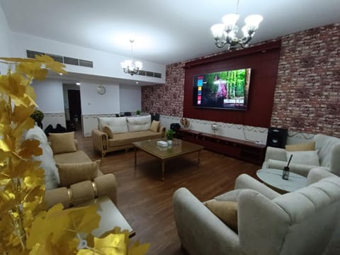 شقة كبيرة وفخمة large and luxury two bedroom Apartment in Ajman