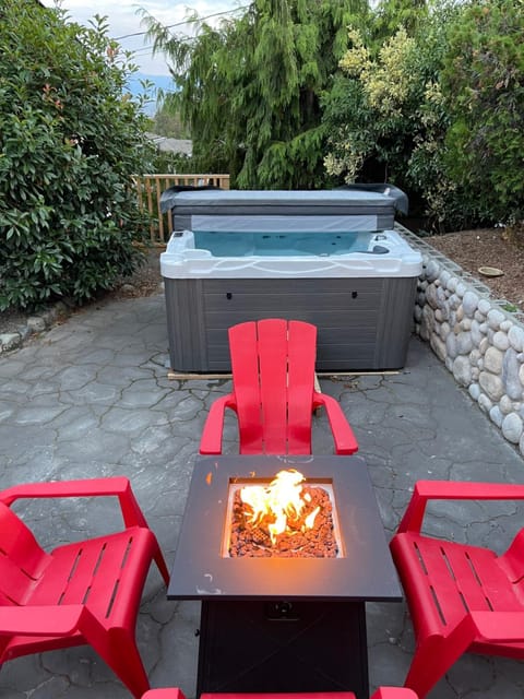 Patio, Hot Tub