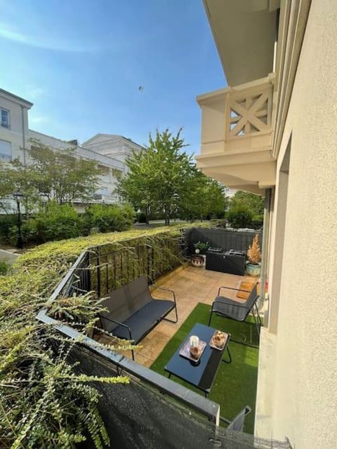 Garden, Balcony/Terrace