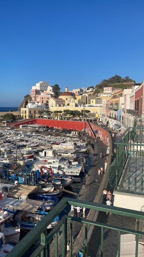 Property building, Day, Natural landscape, City view, Sea view, Location