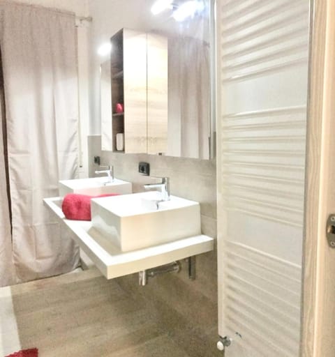 Redroom-house Bed and Breakfast in Alghero