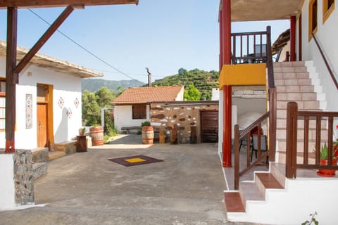 Neighbourhood, Balcony/Terrace