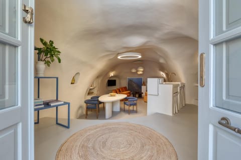 Kore Cave House by Oias Local Cave Houses Apartment in Oia