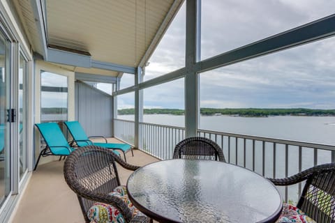 Lakefront Ozark Getaway with Views and Community Perks Apartment in Village Four Seasons