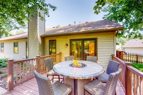 Dog-Friendly Yard! Family Retreat in Fort Wayne House in Fort Wayne