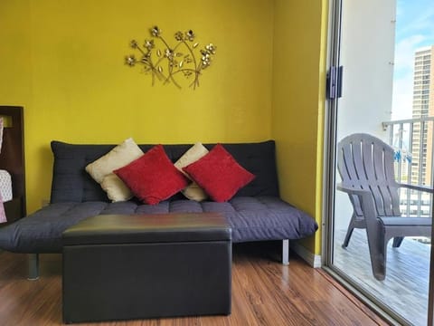 Waikiki condo -18F Apartment in McCully-Moiliili