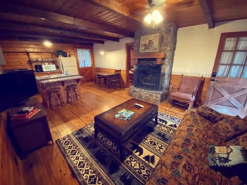 Cozy Cabin at Bear Mountain Log Cabins Cabin in Carroll County
