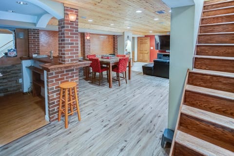 Spacious Tranquility with Private Pool home House in Belleville