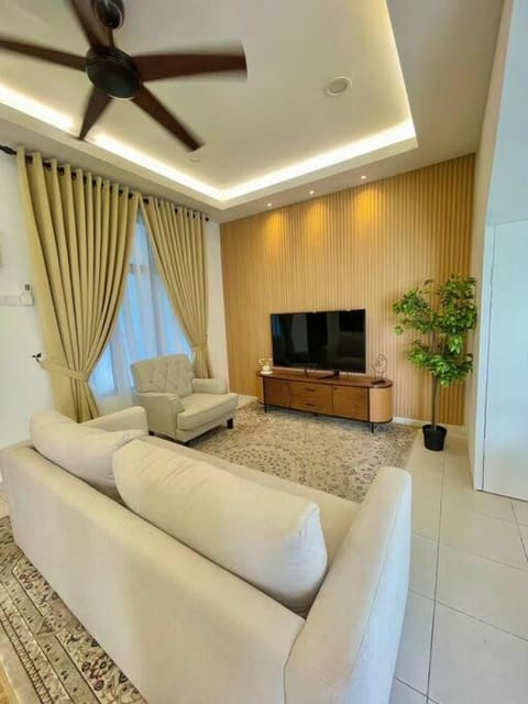 Communal lounge/ TV room, TV and multimedia, Living room, Seating area