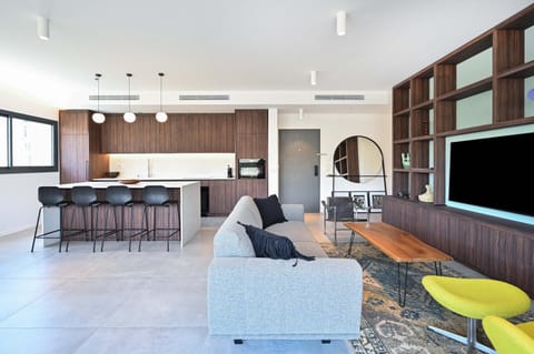 TV and multimedia, Kitchen or kitchenette, Living room, Dining area