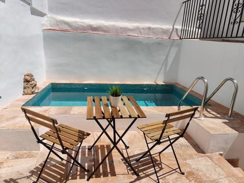 Patio, Swimming pool