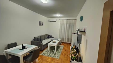 Living room, Dining area, locker, air conditioner