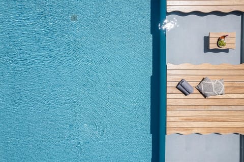 Day, Swimming pool, sunbed