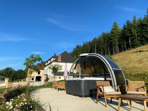 Natural landscape, Garden, Solarium, Spa and wellness centre/facilities, Garden view