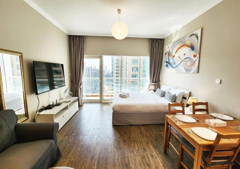 Bed, TV and multimedia, Dining area