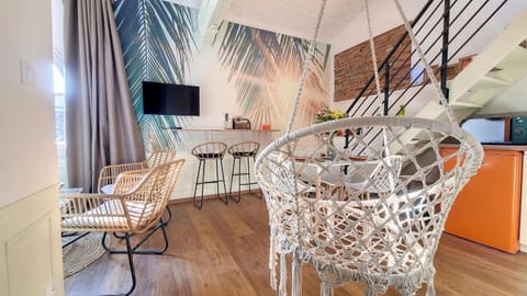 TV and multimedia, Living room, Dining area