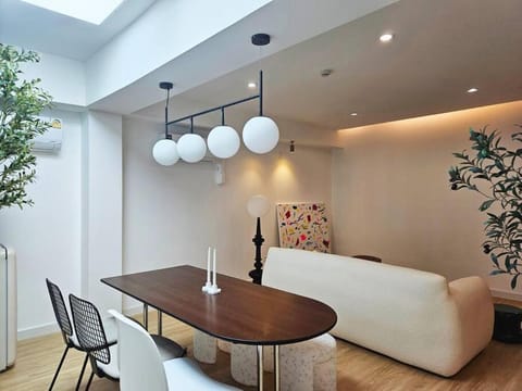 Living room, Seating area, Dining area