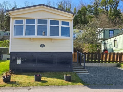 Wonderful 2 bedroom mobile home Campground/
RV Resort in Aberystwyth