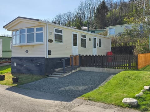 Wonderful 2 bedroom mobile home Campground/
RV Resort in Aberystwyth