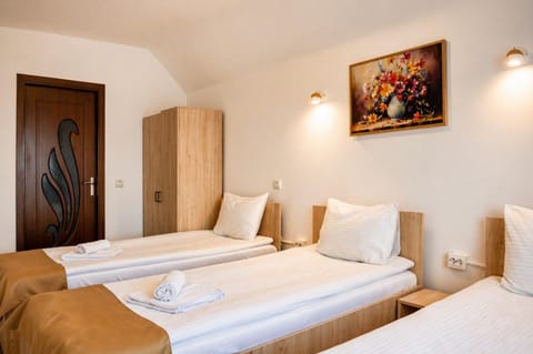 Bed, Photo of the whole room, towels, wardrobe