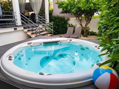 Day, Natural landscape, Hot Tub