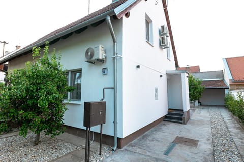 Property building, Day