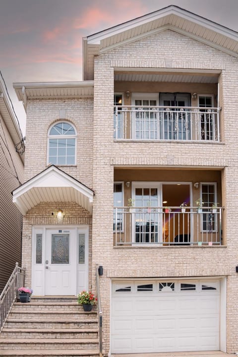 Property building, Balcony/Terrace