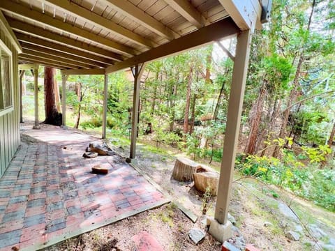 Family Friendly A Frame, Pets stay Free! House in Lake Arrowhead