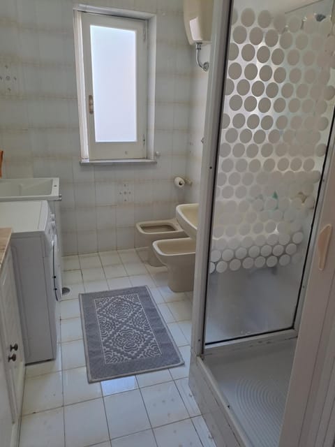 Shower, Toilet, Bathroom, bidet