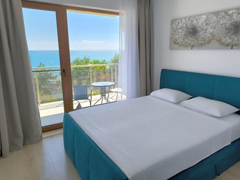 Bed, View (from property/room), Balcony/Terrace, Bedroom