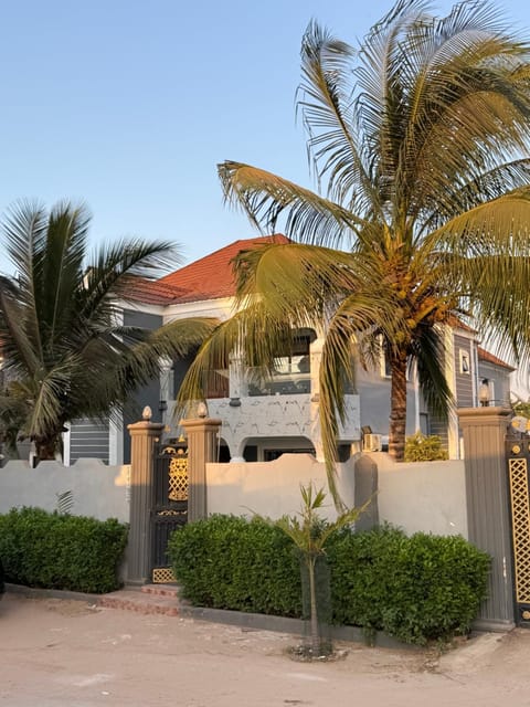 Property building, Day, Garden, Garden view