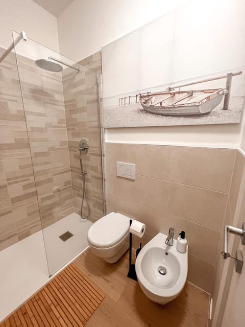 Shower, Toilet, Bathroom, bidet