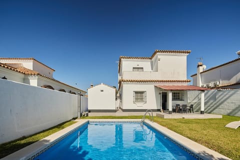 Property building, Pool view, Swimming pool, sunbed