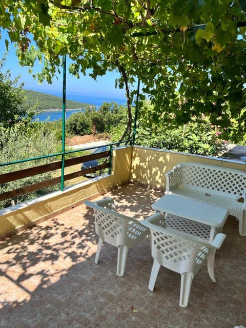 View (from property/room), Balcony/Terrace, Seating area