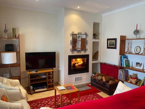 Communal lounge/ TV room, TV and multimedia, flat iron