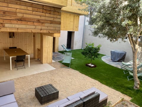 Garden, Dining area, Garden view, sunbed