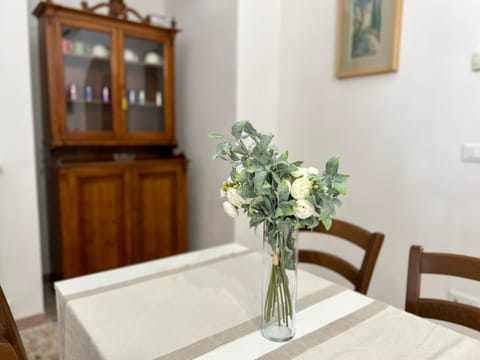 Decorative detail, Dining area