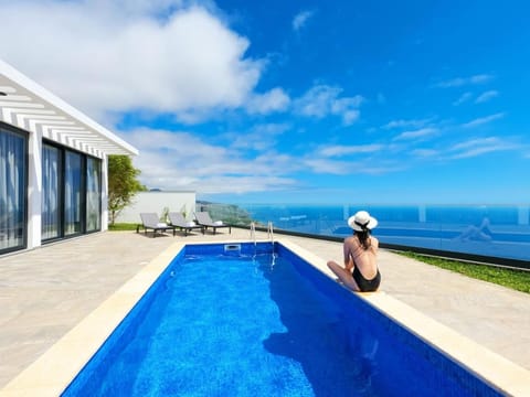 Balcony/Terrace, Swimming pool