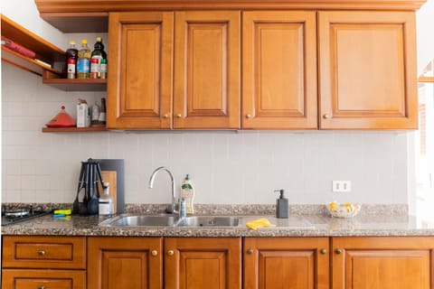 Dining area, kitchen